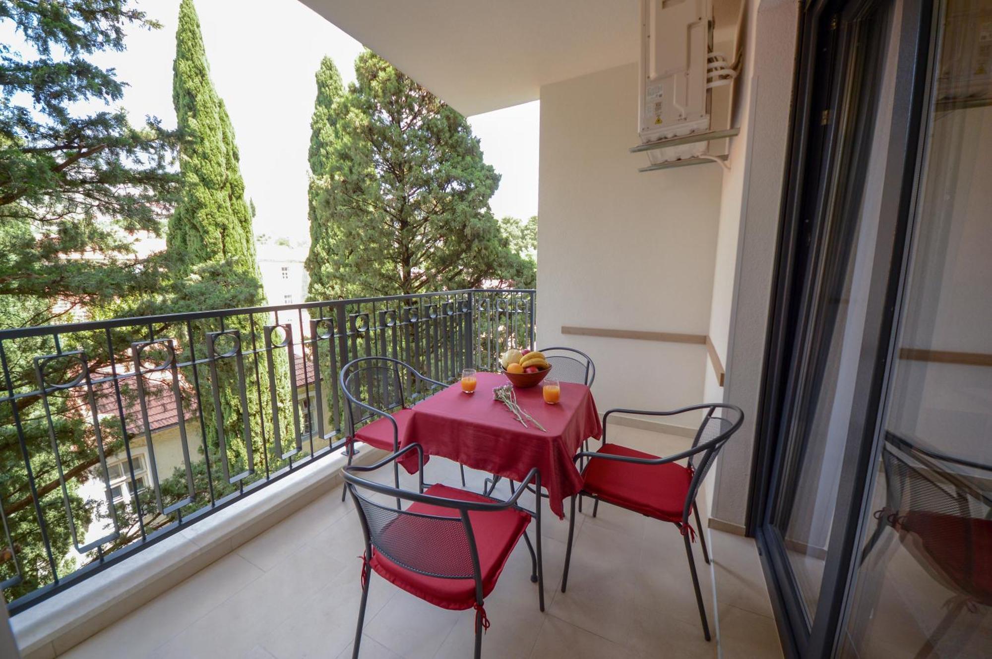 Pine 1 Apartment In The Center Trebinje Exterior photo